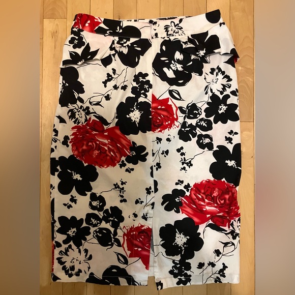 Floral Black and Red Women's Skirt - Picture 4 of 4